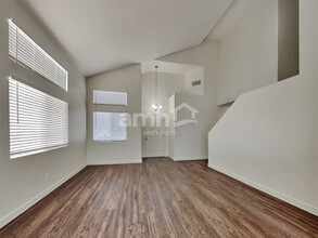 2084 Lipari Ct in Las Vegas, NV - Building Photo - Building Photo