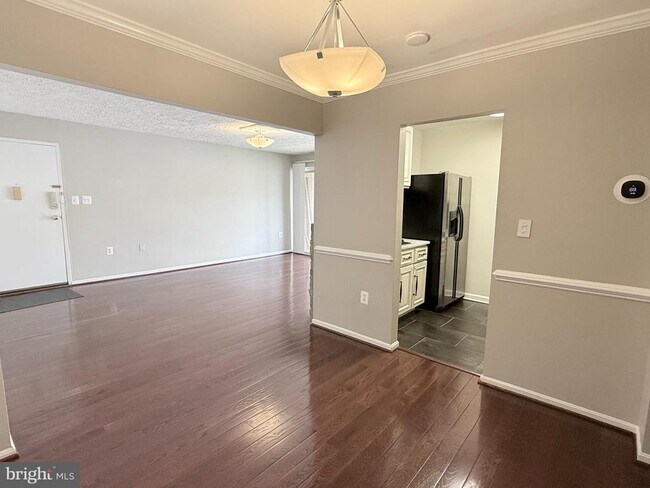 884 College Pkwy in Rockville, MD - Building Photo - Building Photo