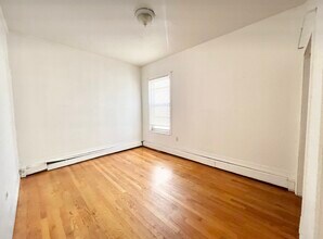 848 Huntington Ave, Unit 2 in Boston, MA - Foto de edificio - Building Photo