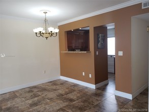 2861 Leonard Dr-Unit -F507 in Aventura, FL - Foto de edificio - Building Photo