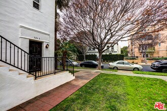 320 S Reeves Dr-Unit -A in Beverly Hills, CA - Foto de edificio - Building Photo
