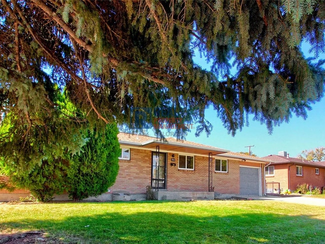 7041 Beacon Way in Westminster, CO - Building Photo - Building Photo