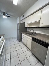 2305 Barton Village Cir in Austin, TX - Building Photo - Building Photo