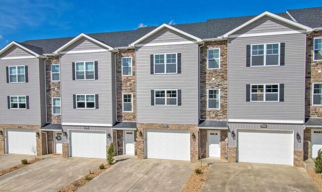2034 Mountain Ash Ln in Westover, WV - Building Photo - Building Photo