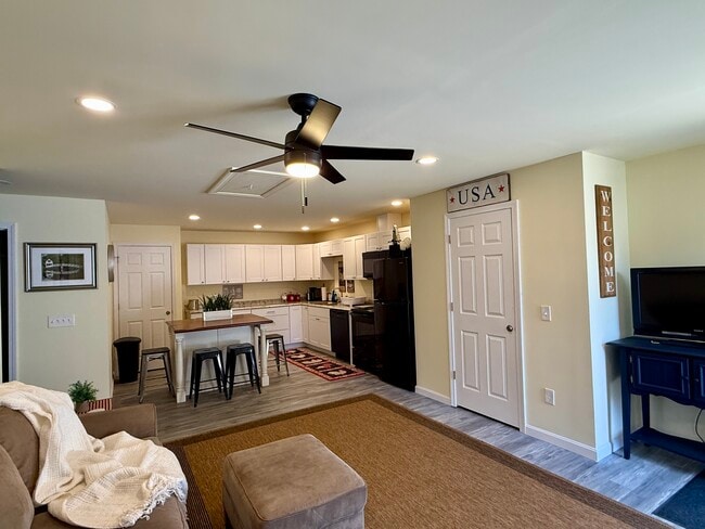 420 Hancock St, Unit A in Bangor, ME - Building Photo - Building Photo