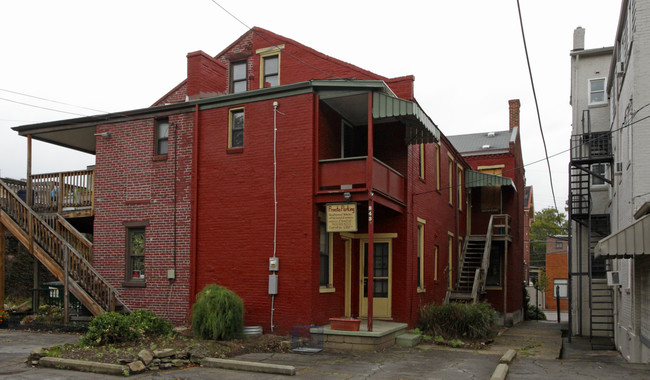 843 Western Ave in Pittsburgh, PA - Foto de edificio - Building Photo