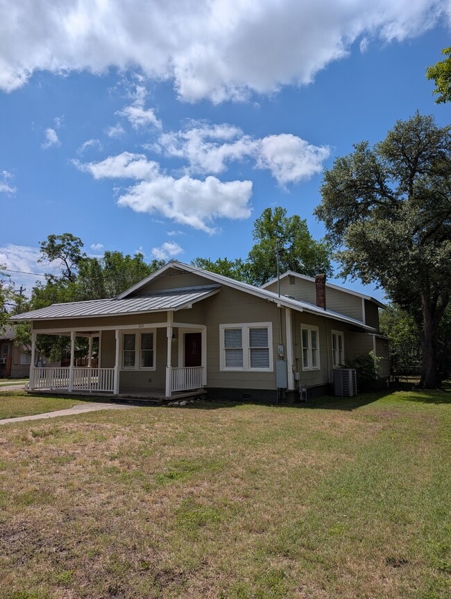 property at 515 E Elm St