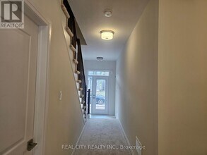 48 Mckernan Ave. in Brantford, ON - Building Photo - Building Photo