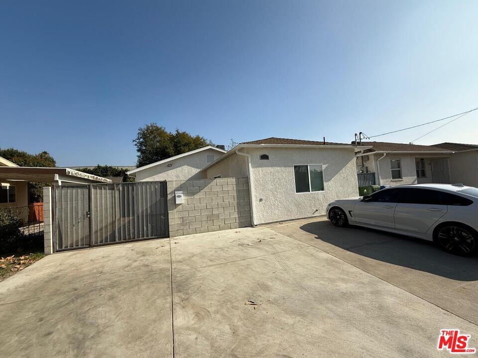 6458 Nagle Ave in Los Angeles, CA - Building Photo