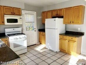 5102 Franklin Park Dr in Sterling Heights, MI - Building Photo - Building Photo