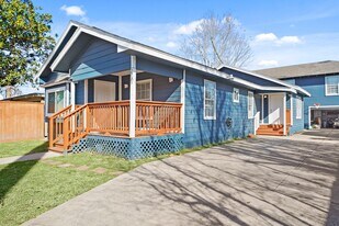 7225 Sherman St in Houston, TX - Building Photo