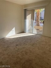 7885 W Flamingo Rd in Las Vegas, NV - Building Photo - Building Photo