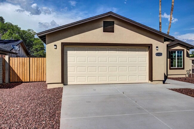 4820 W Golden Ln in Glendale, AZ - Building Photo - Building Photo