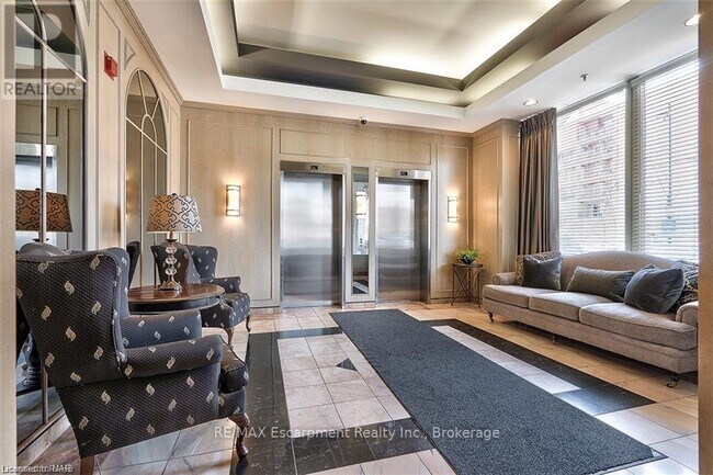 430 Pearl St in Burlington, ON - Building Photo - Building Photo