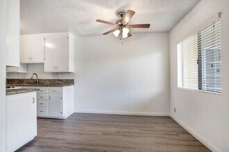 529 Montana Ave in Santa Monica, CA - Building Photo - Building Photo