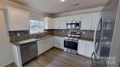 4813 Stowe Derby Dr in Charlotte, NC - Building Photo - Building Photo