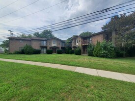 24691 W Outer Dr, Unit Apartment #4 in Melvindale, MI - Building Photo
