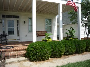 10012 Hollow Rd SW in Pataskala, OH - Building Photo - Building Photo