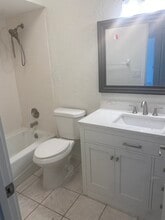6261 Draw Ln in Sarasota, FL - Foto de edificio - Building Photo
