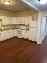 465 N Belmont St in Fall River, MA - Building Photo