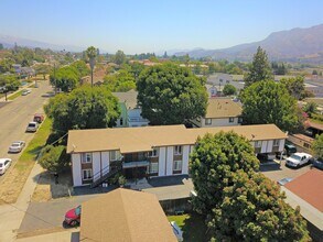 208 E Santa Barbara St in Santa Paula, CA - Building Photo - Building Photo