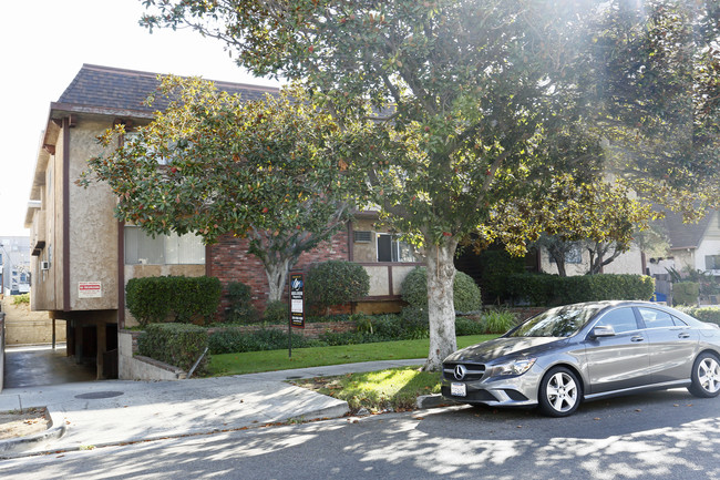 3676 Clarington Ave in Los Angeles, CA - Building Photo - Building Photo