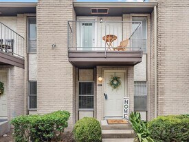 2021 Spenwick Dr in Houston, TX - Building Photo