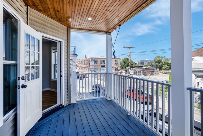 17 Linden St, Unit 2