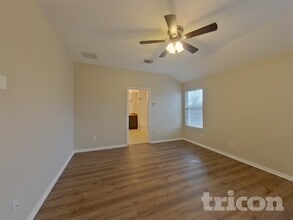 752 Rutherford Dr in Crowley, TX - Foto de edificio - Building Photo