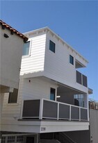 228 16th Pl in Manhattan Beach, CA - Building Photo