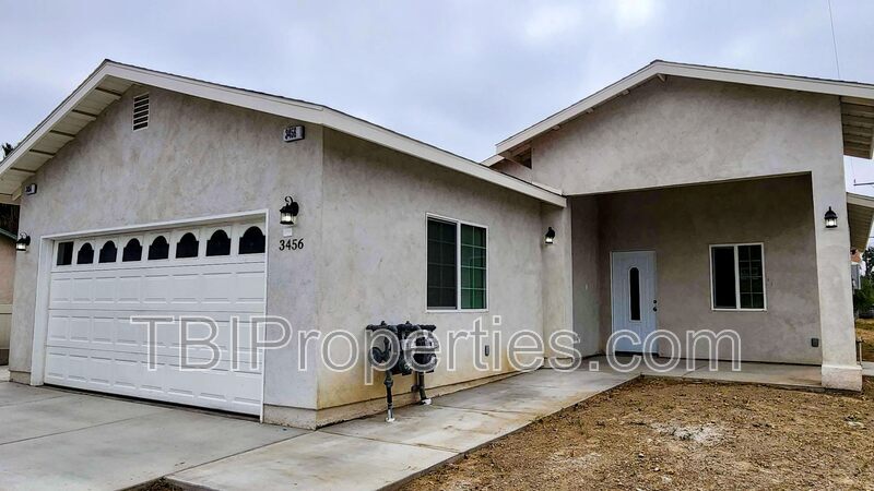 3456 Wallace St in Jurupa Valley, CA - Building Photo