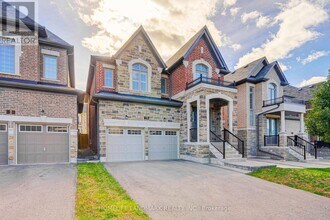 175 Scrivener Dr in Aurora, ON - Building Photo - Building Photo