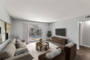 Harper at the Park in San Antonio, TX - Building Photo