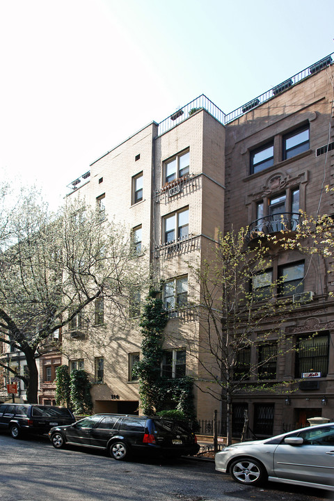 120 W 78th St in New York, NY - Building Photo