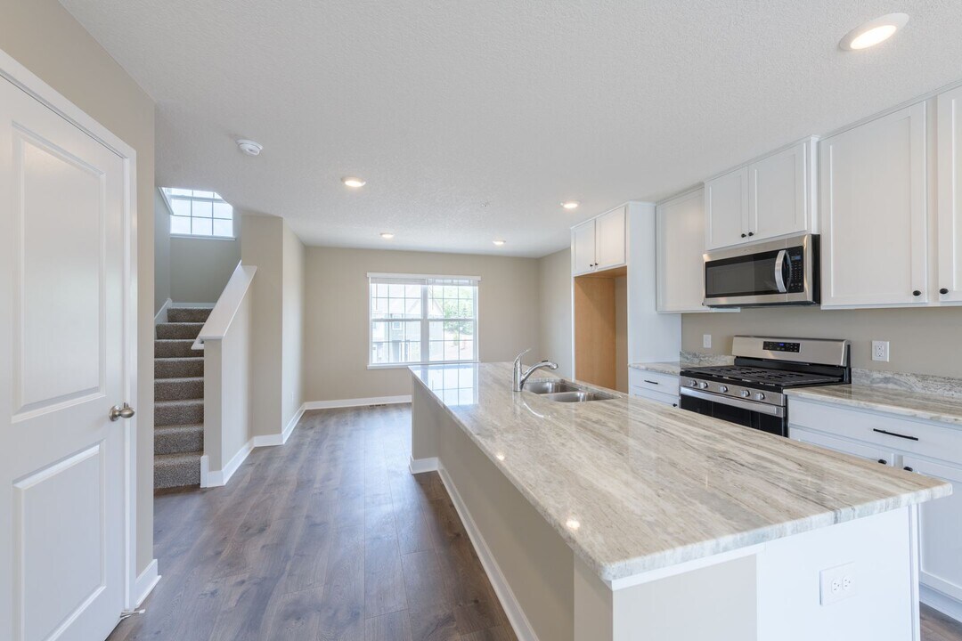 3095 125th Ln NE in Minneapolis, MN - Building Photo