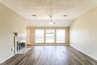 3217 Lee Cir in Pearland, TX - Building Photo - Building Photo