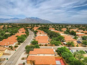 3633 W Camino De Caliope in Tucson, AZ - Building Photo - Building Photo