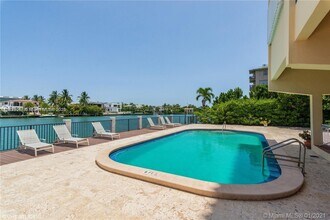 9341 E Bay Harbor Dr in Bay Harbor Islands, FL - Building Photo - Building Photo