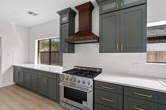 3223 Country Club Blvd in Stafford, TX - Building Photo - Building Photo
