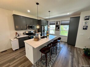 127 Monument Ln in Wixom, MI - Building Photo - Building Photo