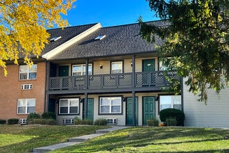 Greenlawn Arbors Apartments in Springfield, OH - Foto de edificio - Building Photo