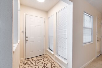 5417 Knollridge Dr in Garland, TX - Foto de edificio - Building Photo