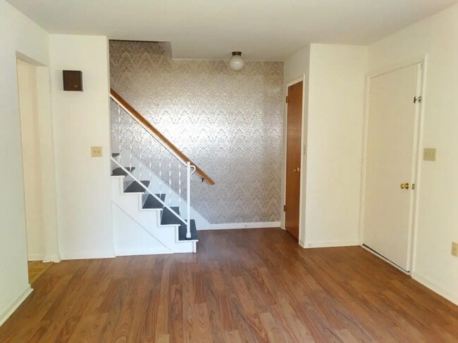 313 Fulton St in Akron, PA - Foto de edificio - Building Photo