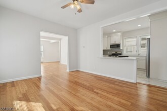 403 Abington Ave-Unit -2 in Bloomfield, NJ - Building Photo - Building Photo