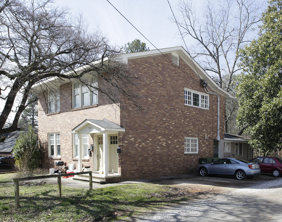 707 SE Woodland Ave in Atlanta, GA - Building Photo