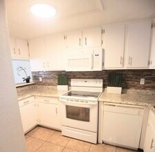 604 Montego Bay Ct in Winter Park, FL - Building Photo - Building Photo
