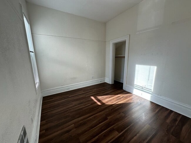 2429 Central Ave in Alameda, CA - Building Photo - Building Photo