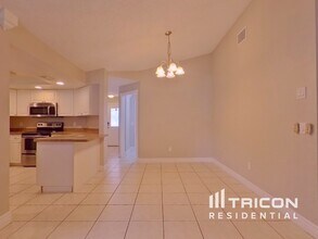8201 Golden Bear Loop in Port Richey, FL - Building Photo - Building Photo