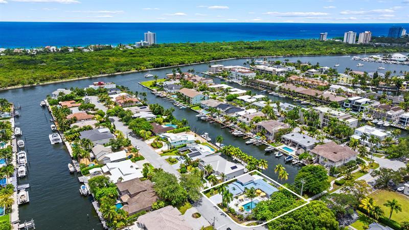 1524 Bayview Dr in Fort Lauderdale, FL - Building Photo