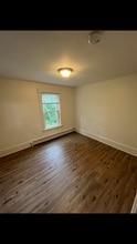 142 Washington St, Unit 2 in Gardner, MA - Foto de edificio - Building Photo